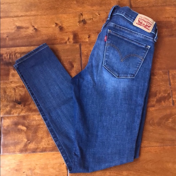 Like new LEVIS 710 medium wash - Picture 1 of 4